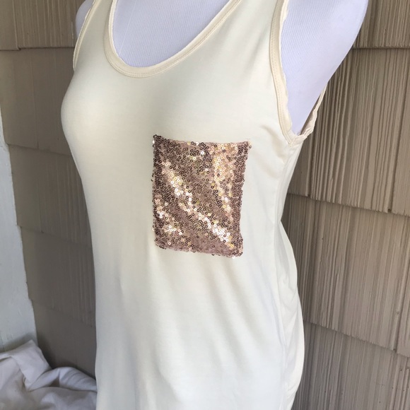 NWT POL cream tank with sequin pocket - Picture 2 of 5